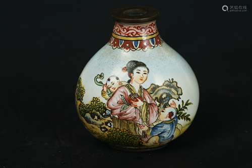 A Enamel Figure snuff bottle