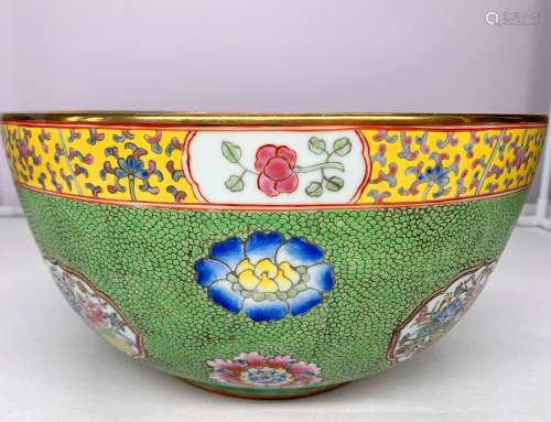 Qing Dynasty Period Of Kangxi Famille Rose Porcelain 