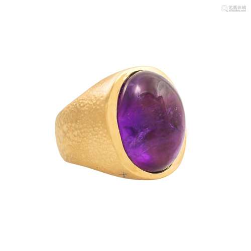 Ring mit ovalem  Amethystcabochon