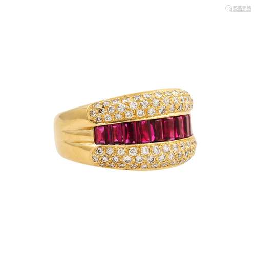 Ring mit 11 Rubinbaguettes und ca. 86 Brillanten zus. ca. 0,...