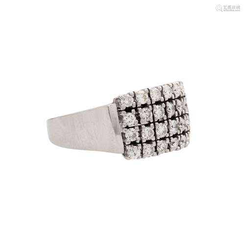 Ring mit 24 Brillanten von zus. ca. 0,9 ct (graviert),