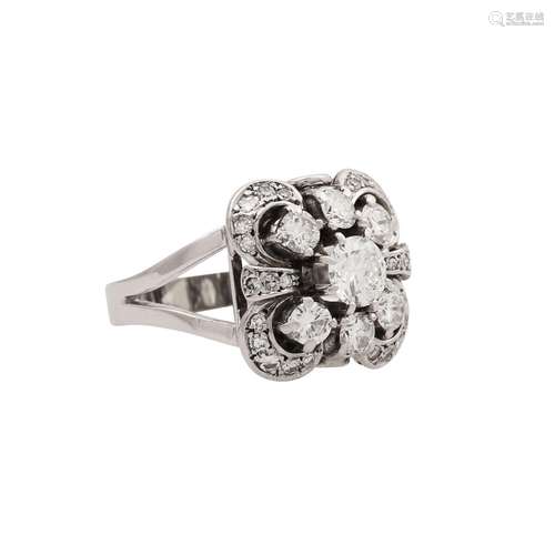 Ring mit 7 Brillanten zus. ca. 1,55 ct,