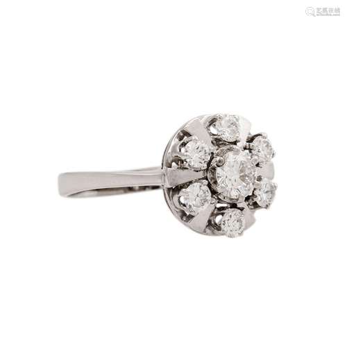 Ring mit 7 Brillanten von zus. ca. 0,8 ct,