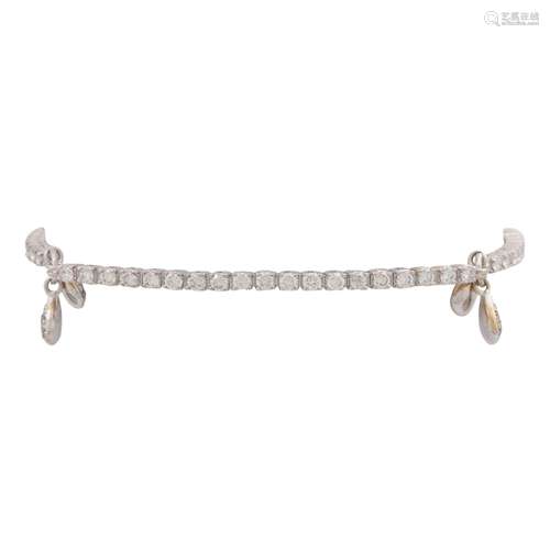 Armband mit zahlreichen Brillanten zus. ca. 2,27 ct