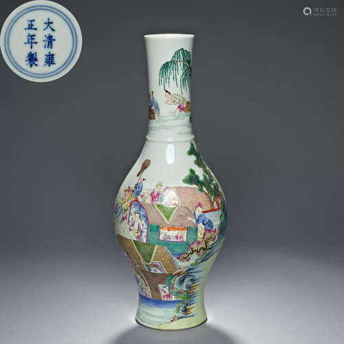 Qing Dynasty Yongzheng, Famille Rose, long neck Bottle