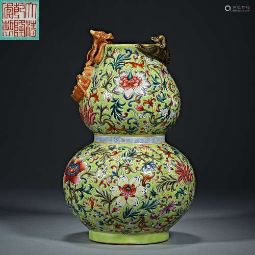 Qing Dynasty Qianlong, Famille Rose Gourd Bottle