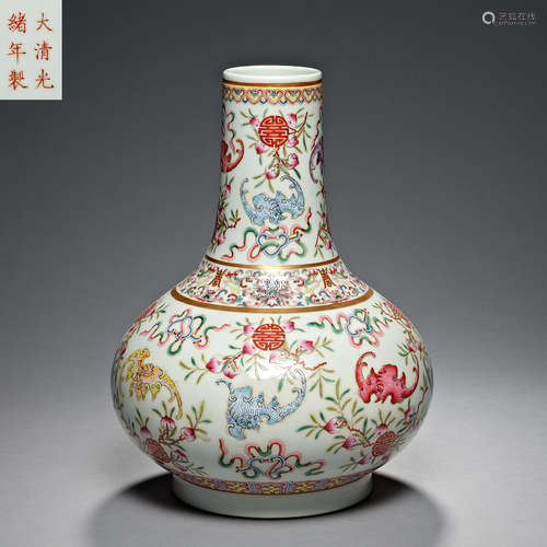 Qing Dynasty Guangxu,  Famille Rose, Bottle