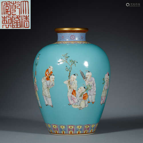 Qing Dynasty Qianlong,  Famille Rose, Pot