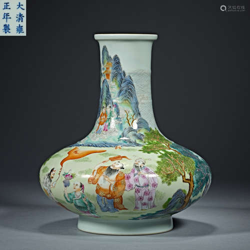 Qing Dynasty Yongzheng,  Famille Rose, Bottle