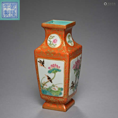 Qing Dynasty Qianlong, Famille Rose Square Bottle