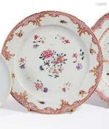 CHINE<br />
Deux assiettes en porcelaine