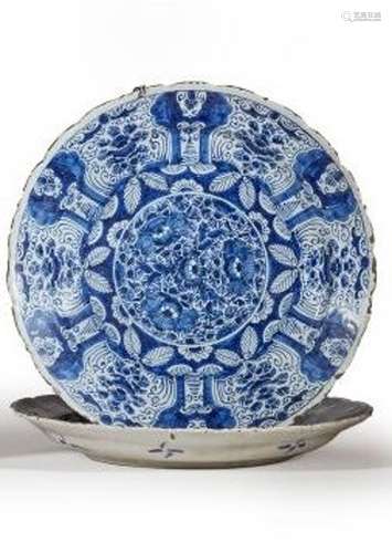 DELFT<br />
Deux plats formant pendant