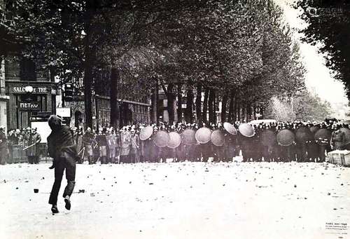 Paris Mai 68 Le Cordon de CRS Mai 68Editions Martin Malburre...