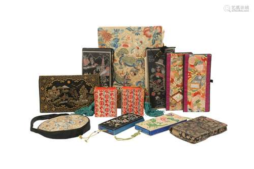 A COLLECTION OF CHINESE EMBROIDERED PURSES AND OTHER SMALL I...