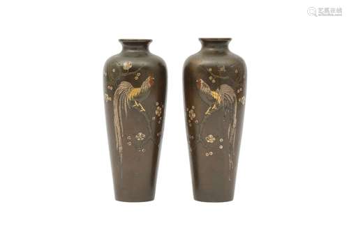 A PAIR OF JAPANESE BRONZE 'COCKERELS' VASES BY HIDEKUNI. Mei...