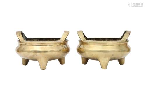 A PAIR OF CHINESE BRONZE INCENSE BURNERS. Qing Dynasty