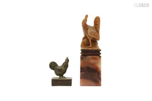 A CHINESE BRONZE 'COCKEREL' SEAL AND A SOAPSTONE AND AGATE '...