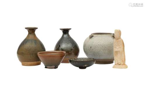 A GROUP OF CHINESE POTTERY PIECES. Comprising: an ovoid jar ...