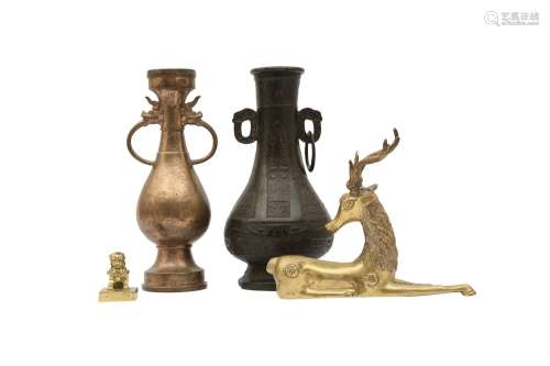 A SMALL GROUP OF CHINESE BRONZE ITEMS. Song Dynasty and late...