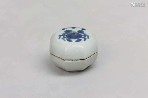 A RARE CHINESE CERAMIC OCTAGONAL BOX AND COVER. Ming Dynasty