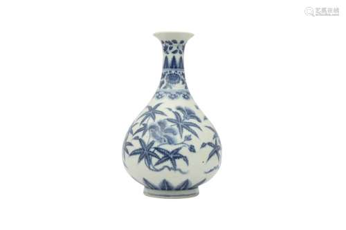 A CHINESE BLUE AND WHITE VASE