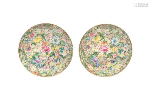 A PAIR OF CHINESE FAMILLE ROSE 'MILLEFLEURS' DISHES. Late Qi...