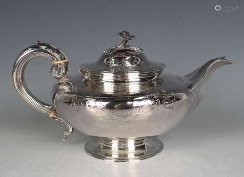 A William IV silver teapot of squat circular form