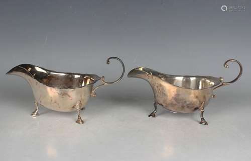 A pair of George V silver sauceboats