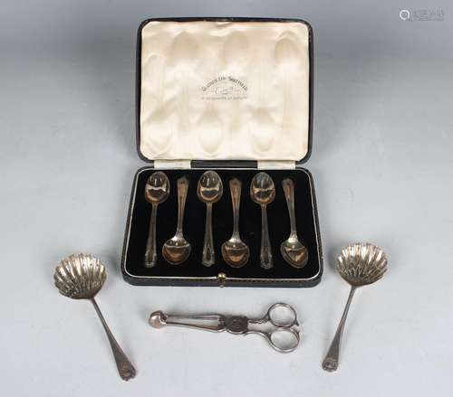 A pair of Georgian silver sugar nips