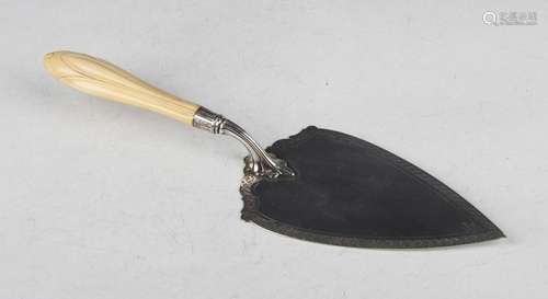 A Victorian silver presentation trowel