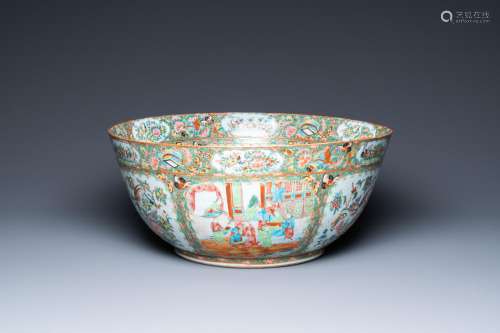 An impressive Chinese Canton famille rose bowl, 19th C.