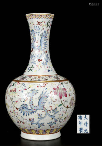 粉彩凤穿牡丹赏瓶  早期购于日本