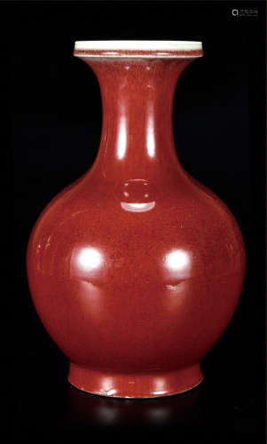 红釉盘口瓶