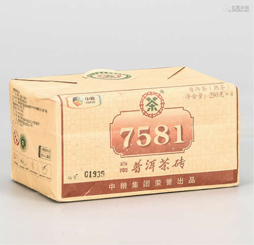 2017年  中茶7581普洱熟茶砖