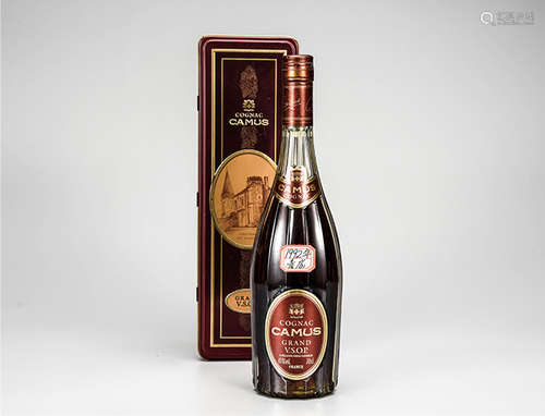 90年代  卡慕VSOP 配铁盒