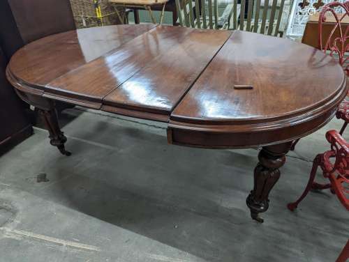 A Victorian mahogany extending dining table, length 170cm ex...
