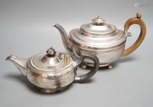 A George III silver teapot, Soloman Hougham, London, 1816 an...