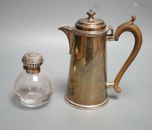 A George V silver hot water pot, London, 1934, gross 15oz an...