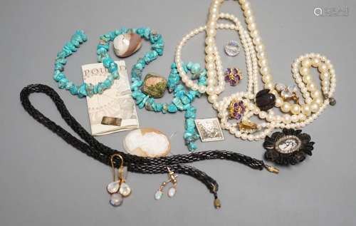 A quantity of costume jewellery including a pair of yellow m...