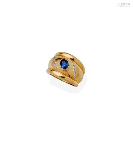 A SAPPHIRE AND DIAMOND RING