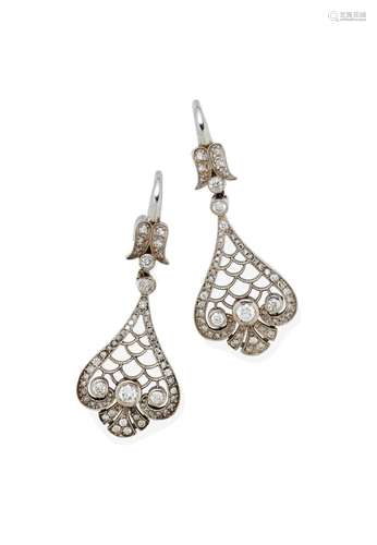 A PAIR OF DIAMOND PENDANT EARRINGS