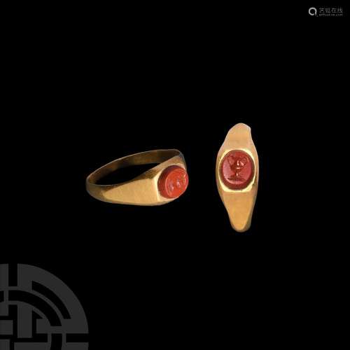 Roman Gold Ring with Amphora Gemstone