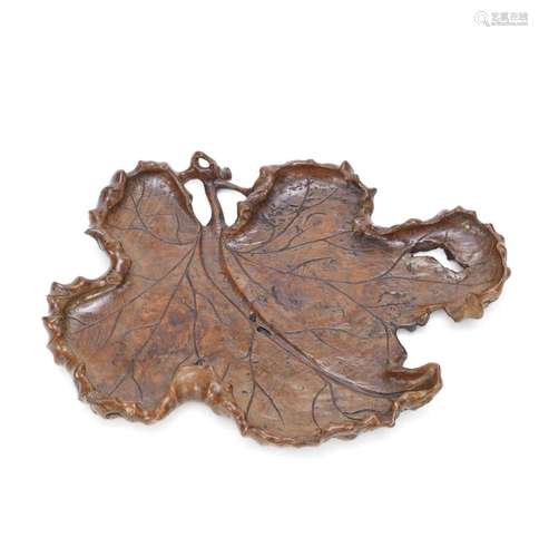 A LARGE BURL WOOD LEAF-FORM TRAY Meiji Period, 19th century