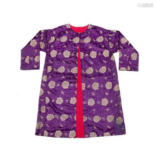 A PURPLE-GROUND SILK DAMASK WOMAN'S INFORMAL SURCOAT Lat...