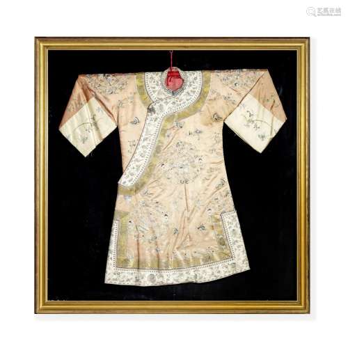 A PINK-GROUND SILK EMBROIDERED LADY'S ROBE Late Qing Dyn...