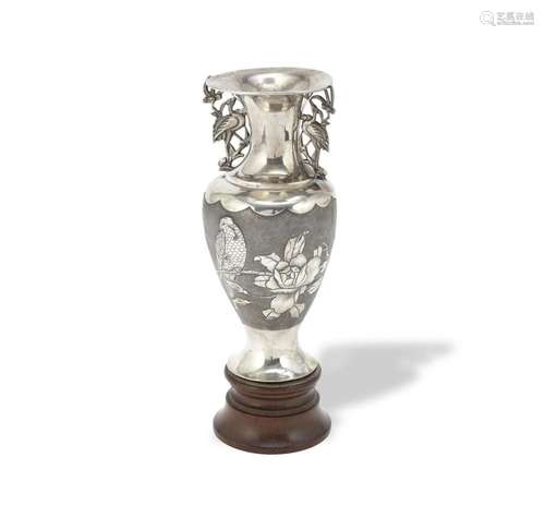 A CHINESE EXPORT SILVER VASE Circa 1900