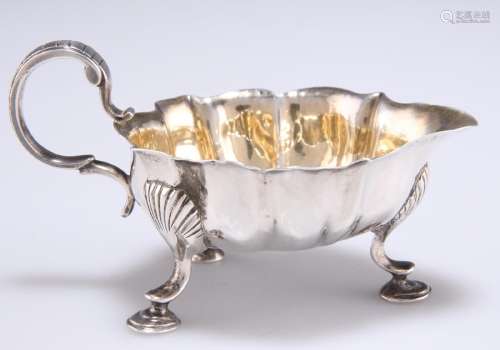 A SMALL GEORGE III SILVER SAUCE BOAT