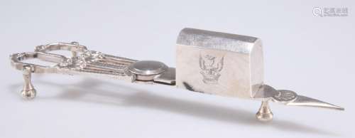 A PAIR OF GEORGE III SILVER CANDLE SNUFFERS