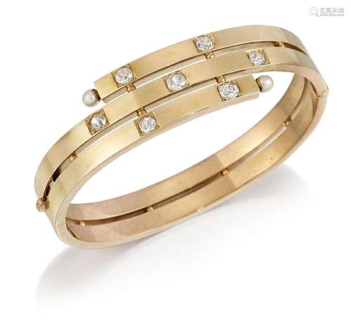 A DIAMOND AND PEARL BANGLE