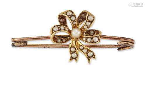 A SEED PEARL BAR BROOCH